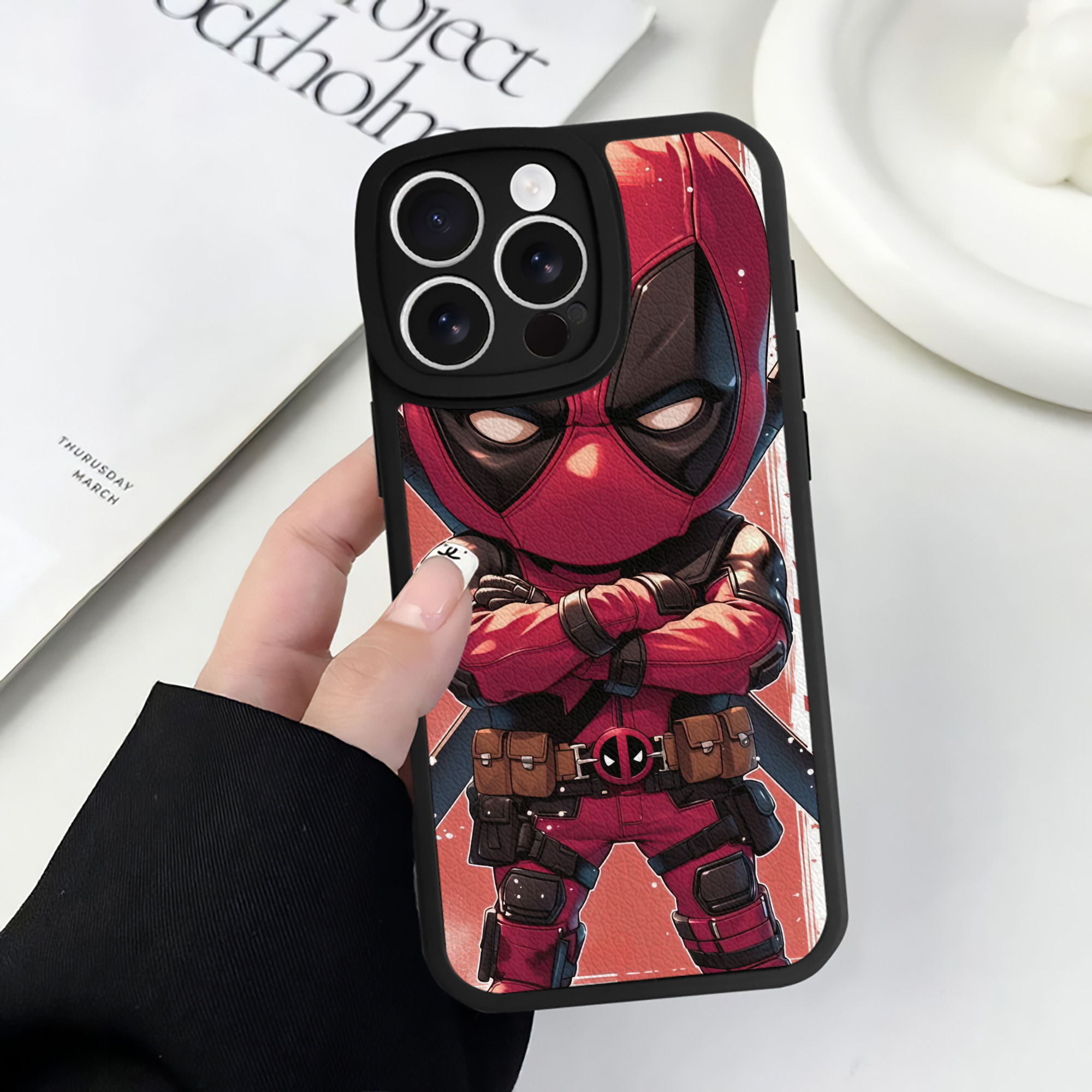 （画像用） Deadpool デッドプール 【iPhone 16シリーズ対応】シリコンスマホケース（レザー調） 材質：シリコン